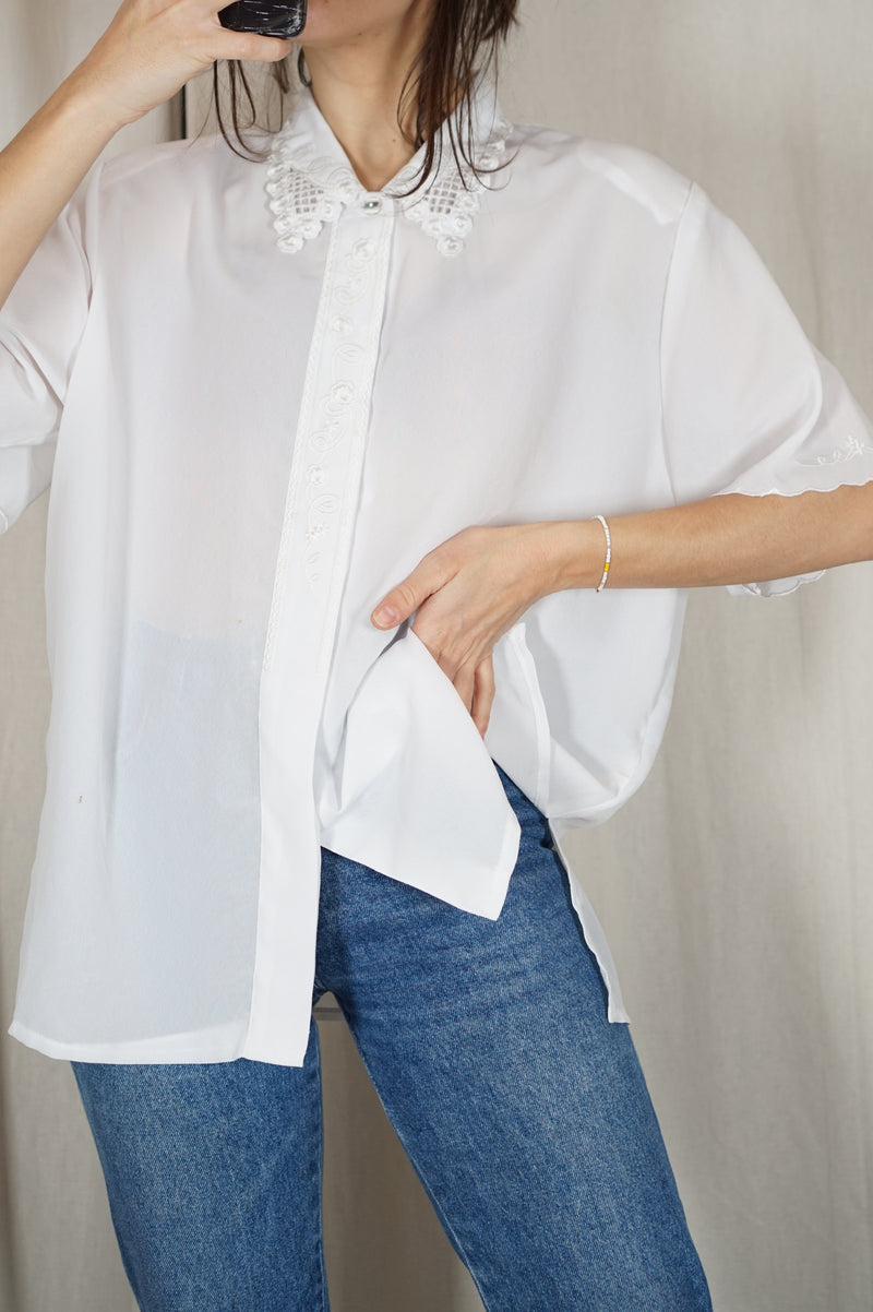 Belle Chemise Vintage blanche à col dentelle - T. 40 à 46