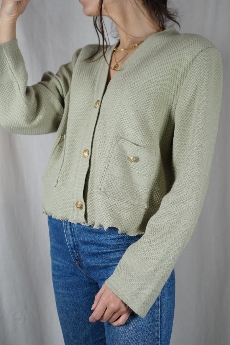 Cardigan Vert amande Upcyclé - Pièce Unique faut le voir porté - Laine - T. 40/42 à 46