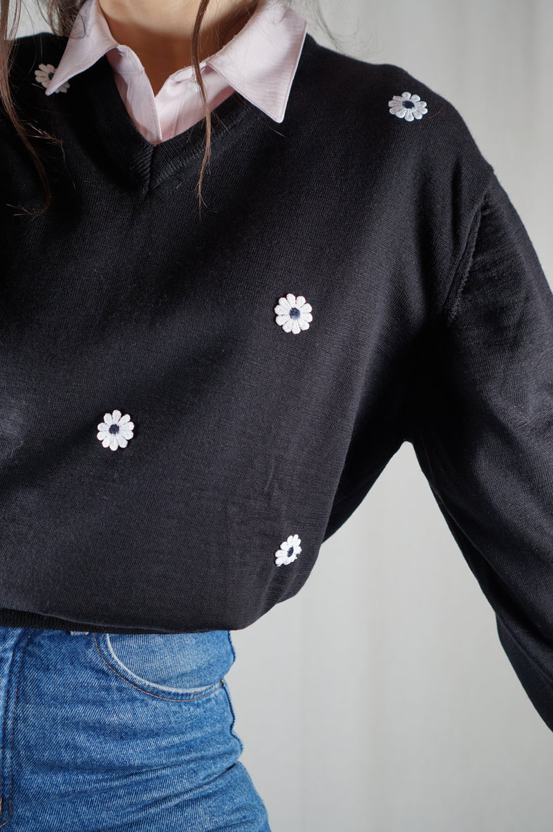 Pull Noir profond Upcyclé Fleuri - Pièce Unique faut le voir porté - Laine - T. 34/36 à grand 40