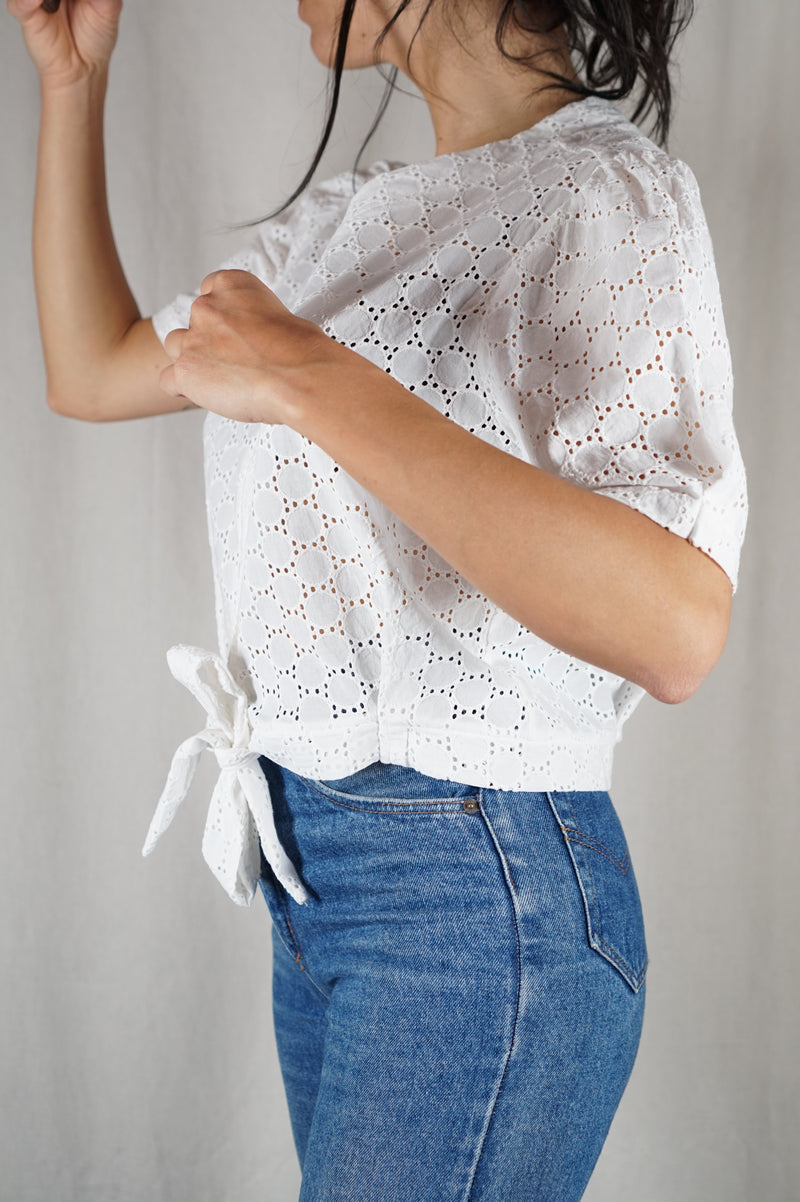 La Chemise blanche à nouer - Coton & Broderie Anglaise - Pièce unique faut le voir porté © - T. 40 & 42
