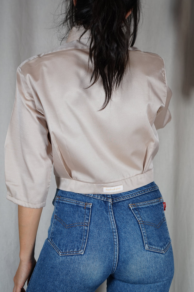La Chemise Sable satinée à nouer - Pièce unique faut le voir porté © - T. grand 34 à petit 38