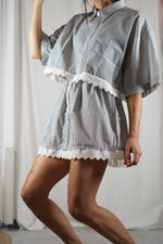 L'Ensemble Chemise rayé Blanc & Gris - Pièce unique faut le voir porté © - Coton mélangé & Broderie anglaise - T. grand 40 à 44 (lire descr)