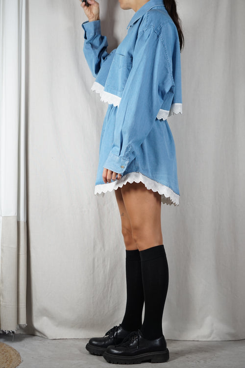 L'Ensemble Chemise Denim Clair - Pièce unique faut le voir porté © - 100% Coton & Broderie anglaise - T. 40 à 44