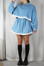 L'Ensemble Chemise Denim Clair - Pièce unique faut le voir porté © - 100% Coton & Broderie anglaise - T. 40 à 44