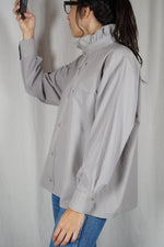 La Chemise Taupe à Collerette - Coton mélangé - Pièce unique faut le voir porté © - T. 36 à grand 42