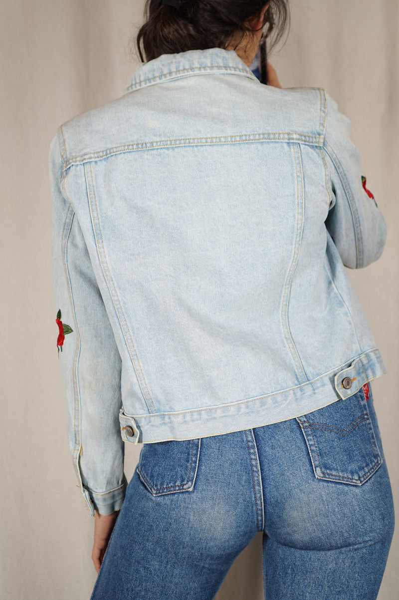 Superbe Veste en Jean brodée - T. 34 & 36