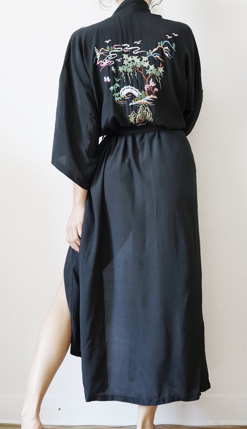 Superbe Kimono Vintage brodé - Fabriqué en Asie - 34 à 44